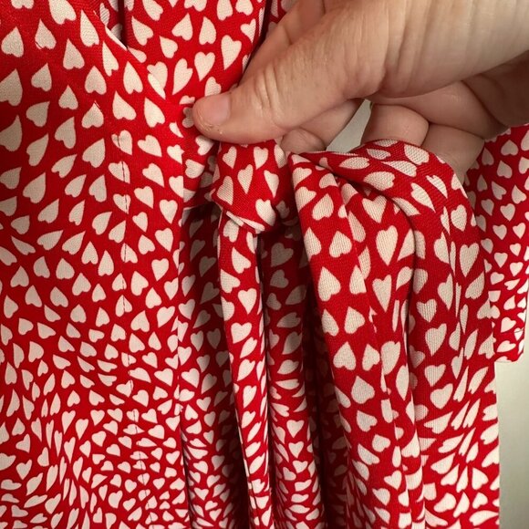 Ann Taylor Heart Jersey Wrap Dress Size 12 Red White Stretch Travel Work - Picture 4 of 8